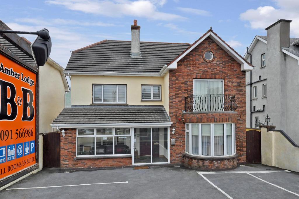 Amber Lodge Budget Accommodation Galway Esterno foto