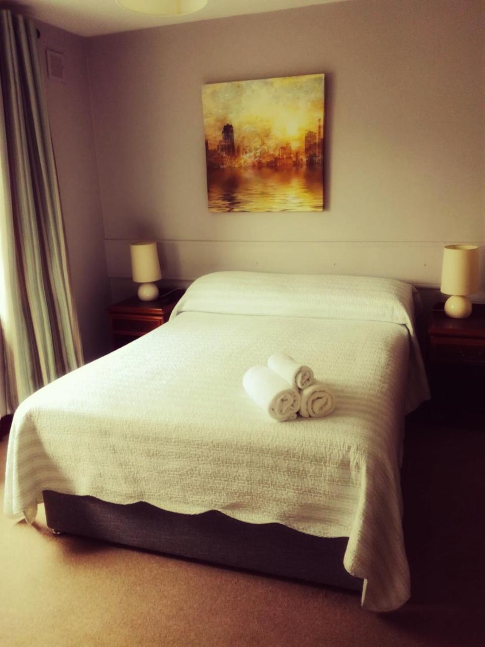 Amber Lodge Budget Accommodation Galway Esterno foto